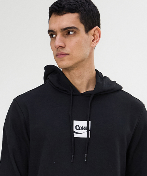 1 moletom com capuz preto coke 21235 998