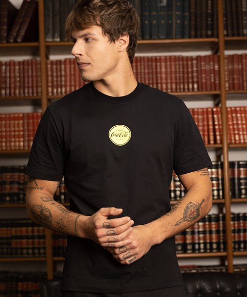 camiseta preta coca cola neon 240056